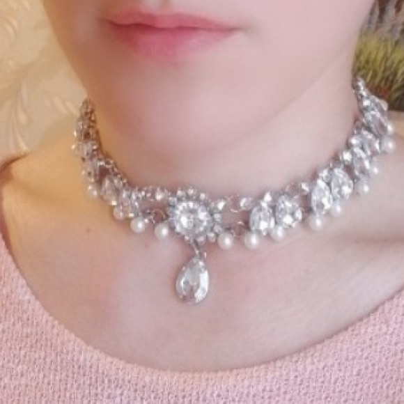 NEW!๐๐๐PEARL & CZ๐LOOK STATEMENT CHOKER๐๐๐ - Picture 5 of 8